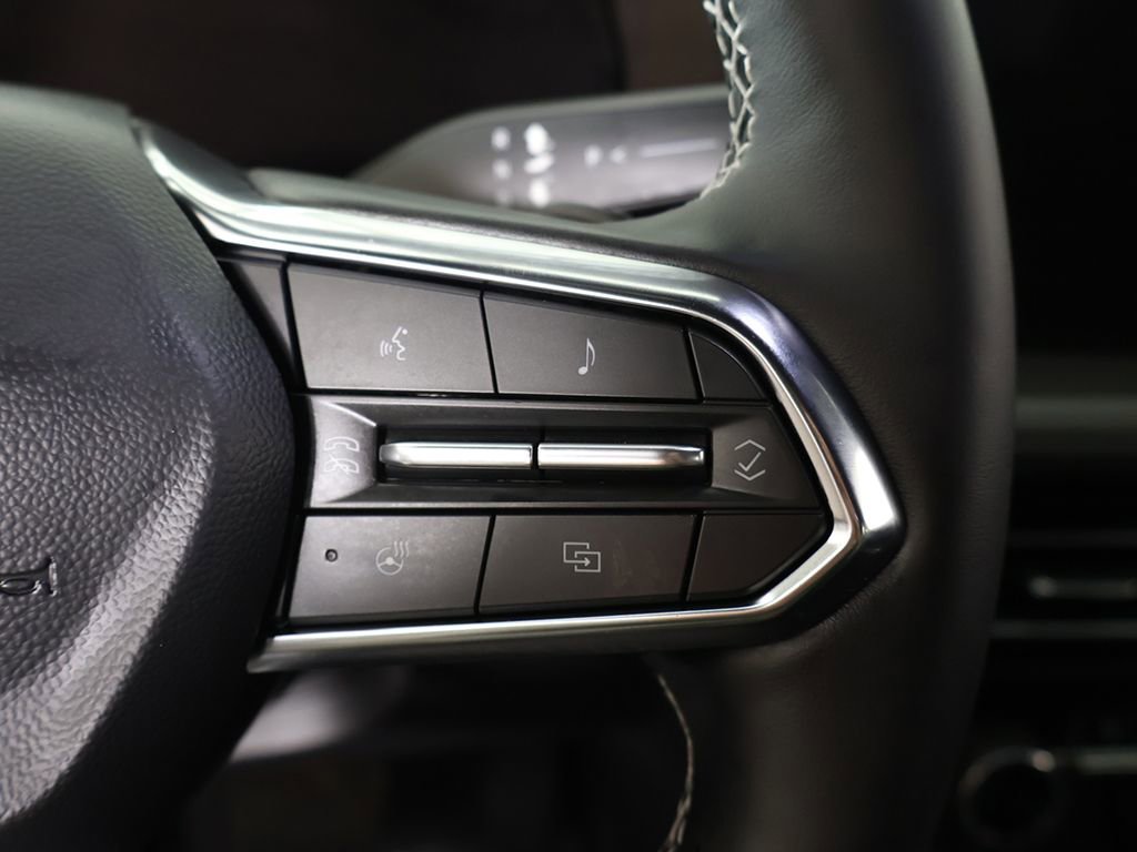 Used 2026 Chevrolet Traverse LT w/ Driver Confidence Package image 45