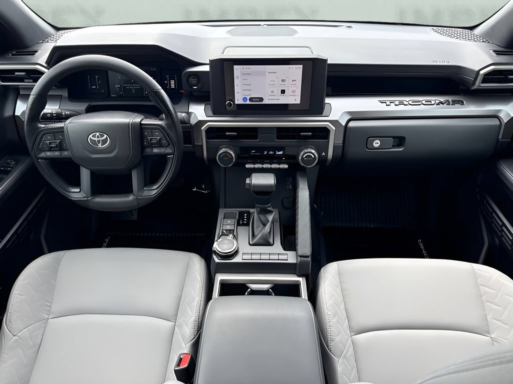 Used 2025 Toyota Tacoma SR5 AWD/4WD image 12