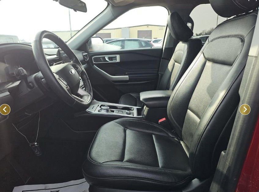 Used 2020 Ford Explorer XLT w/ Equipment Group 202A AWD/4WD image 2