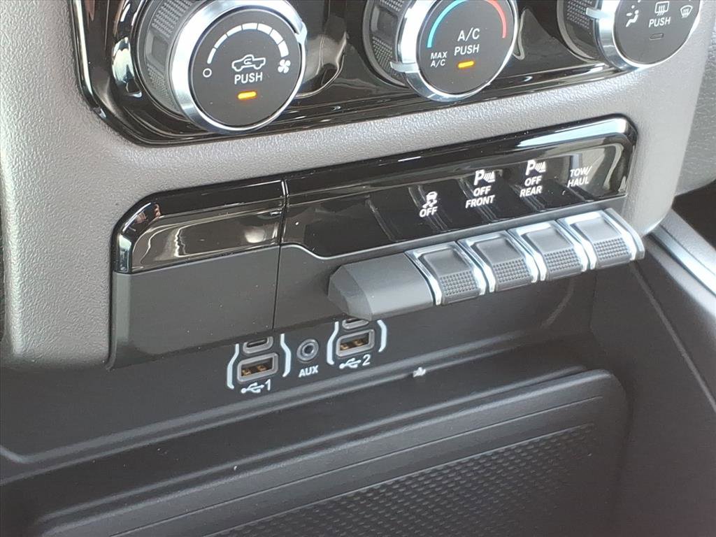 New 2026 RAM 1500 Express image 27