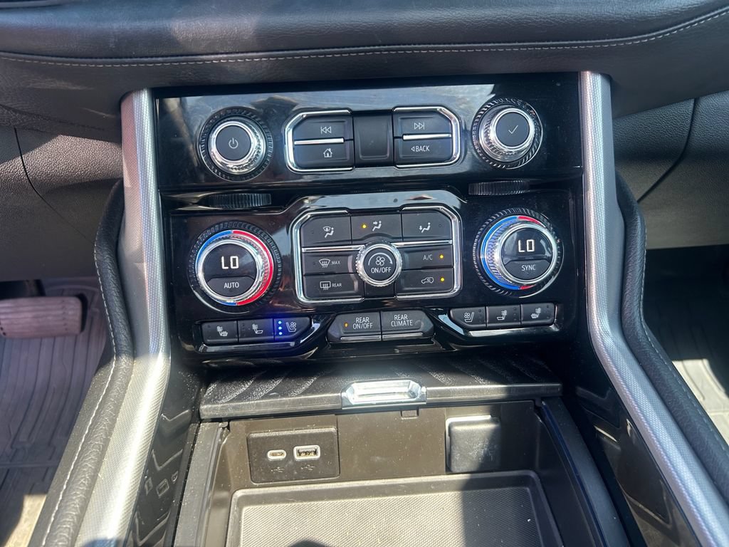 Used 2023 GMC Yukon XL Denali AWD/4WD image 28