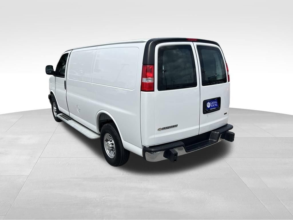 Used 2025 Chevrolet Express 2500 w/ Driver Convenience Package RWD image 4