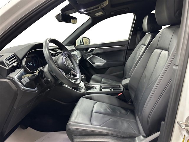 Used 2024 Audi Q3 2.0T Premium w/ Convenience Package image 9