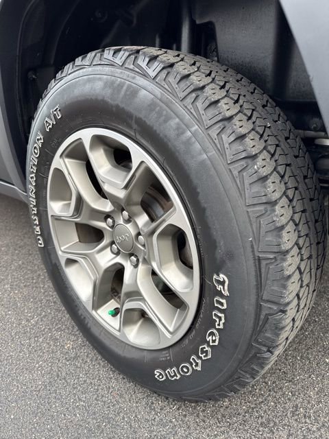 Certified 2020 Jeep Cherokee Trailhawk w/ Cold Weather Group AWD/4WD image 5