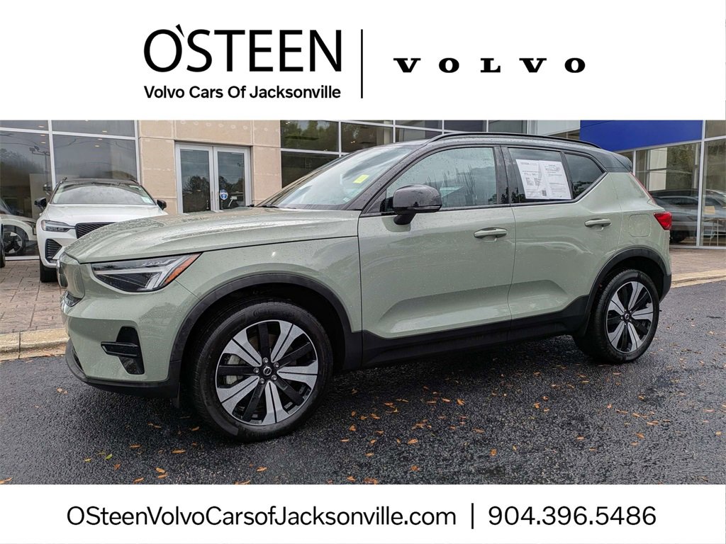 Used 2023 Volvo XC40 Recharge Core image 1