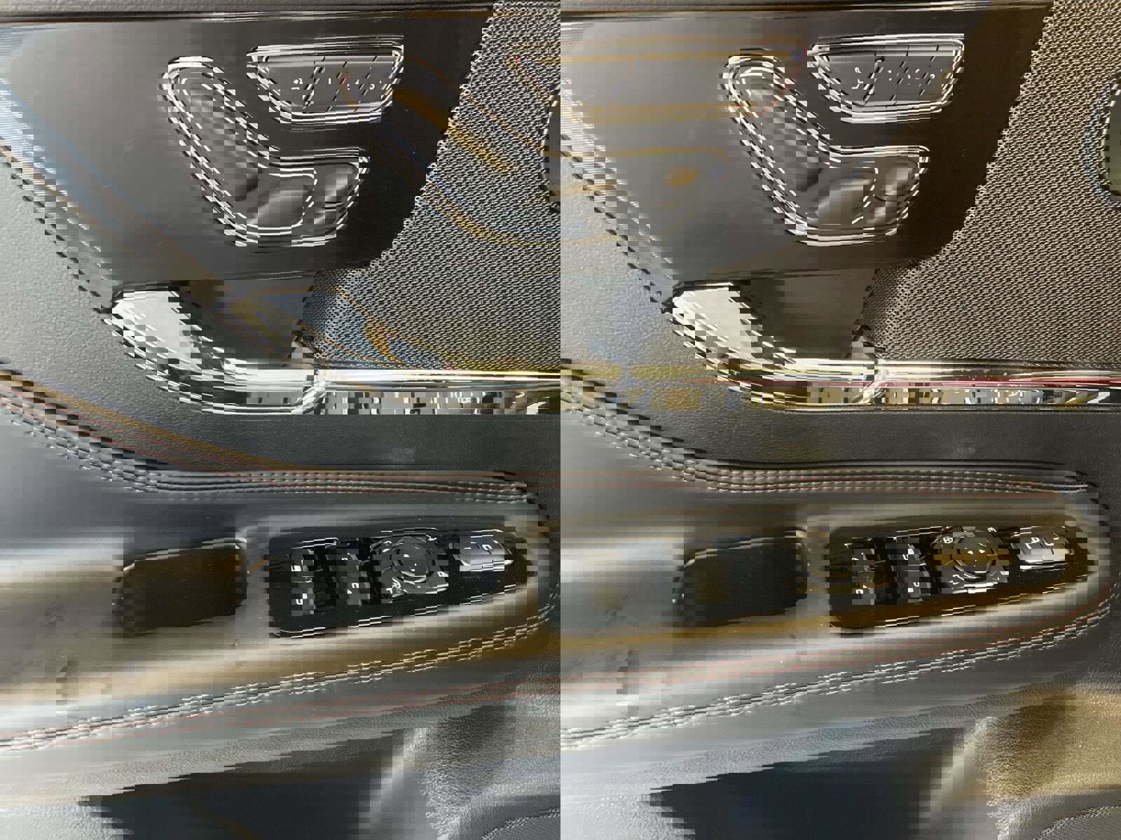 New 2026 Lincoln Corsair Reserve image 18