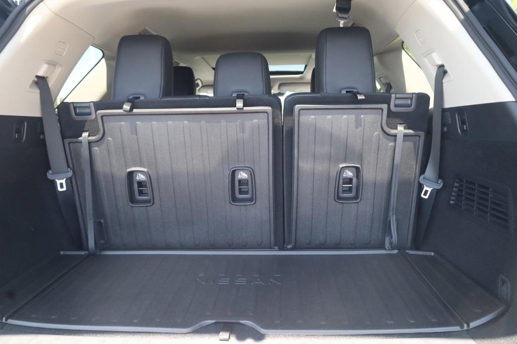 New 2026 Nissan Pathfinder Platinum AWD/4WD image 25