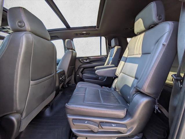 Used 2021 Chevrolet Suburban RST w/ Luxury Package image 18