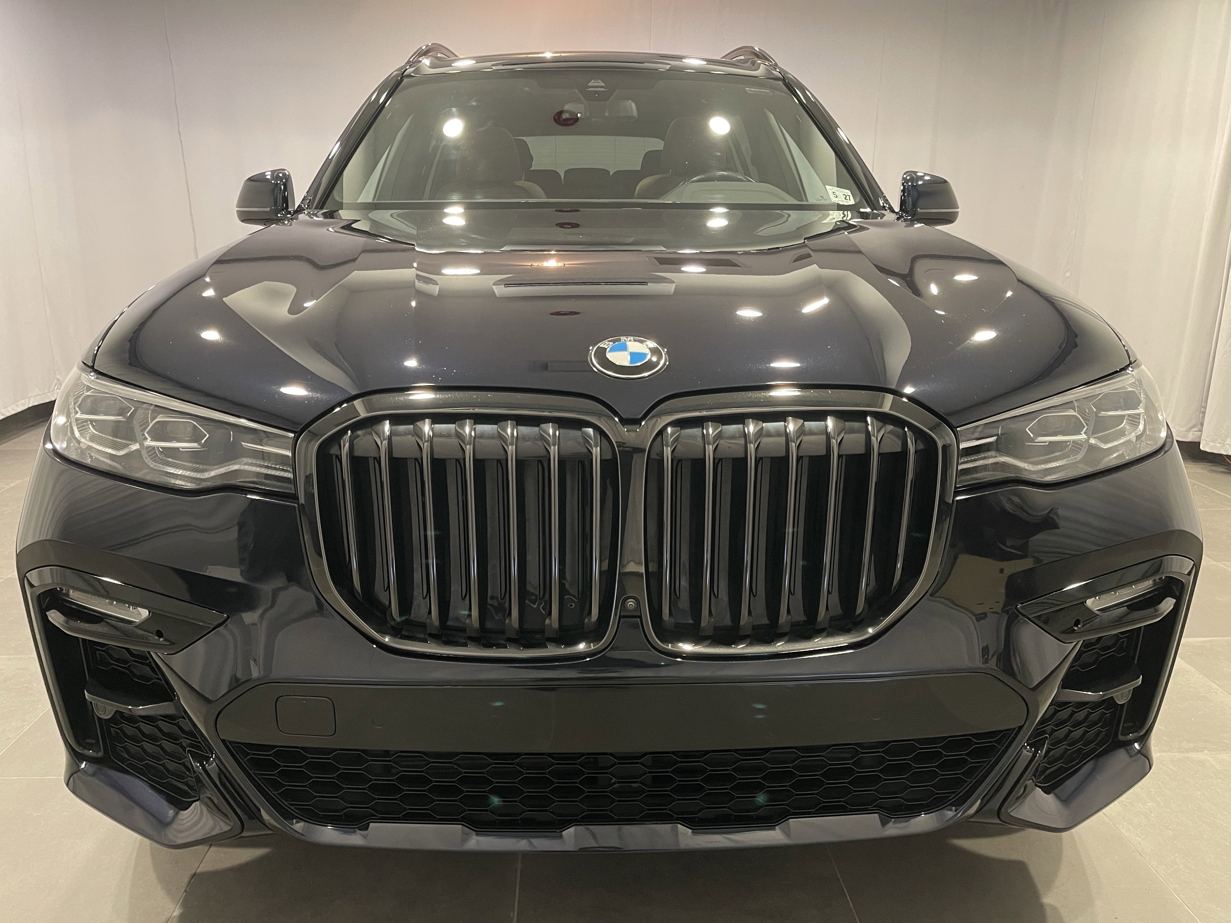 Certified 2022 BMW X7 xDrive40i w/ M Sport Package image 2