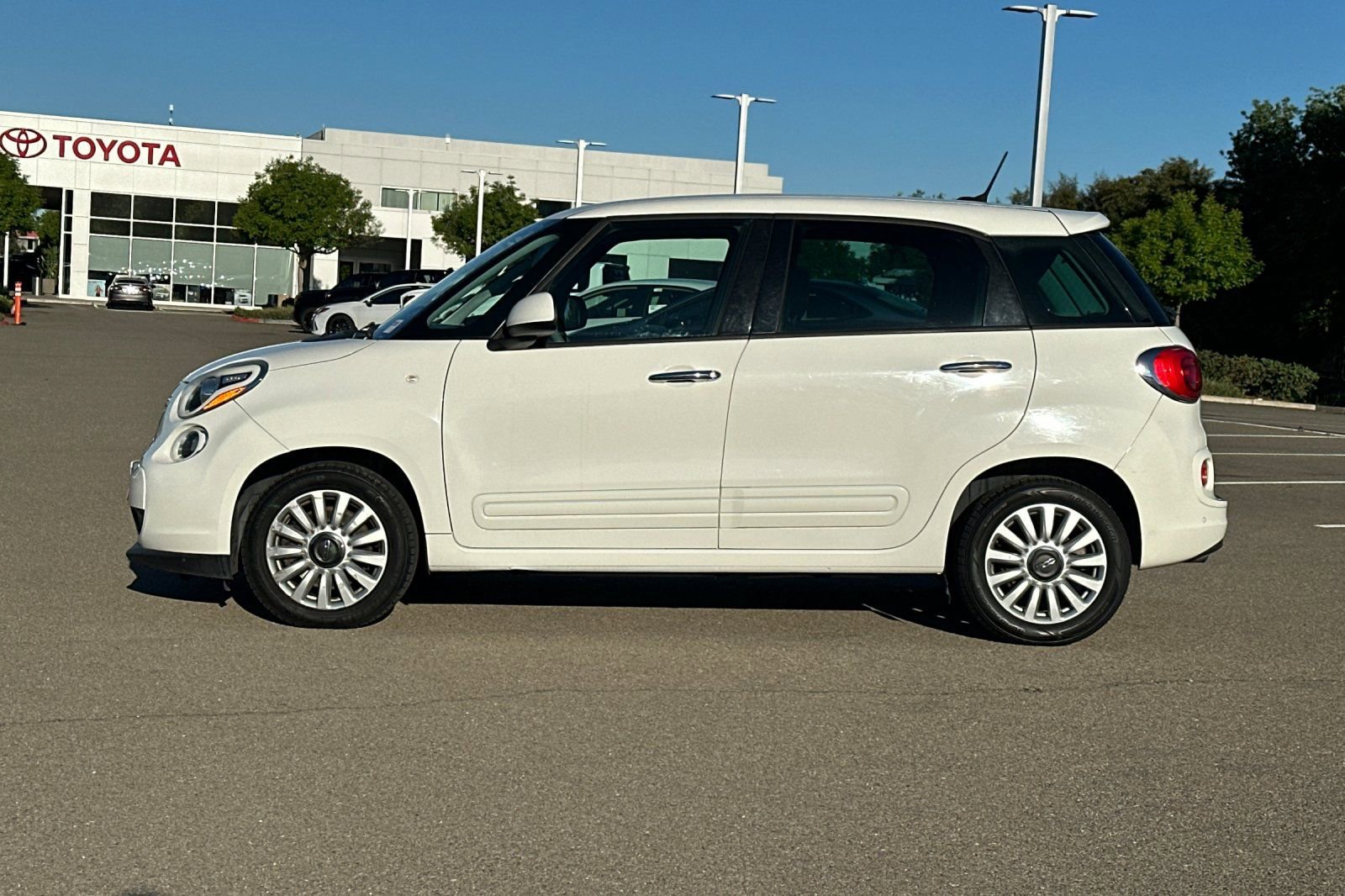 Used 2014 FIAT 500L Easy image 7