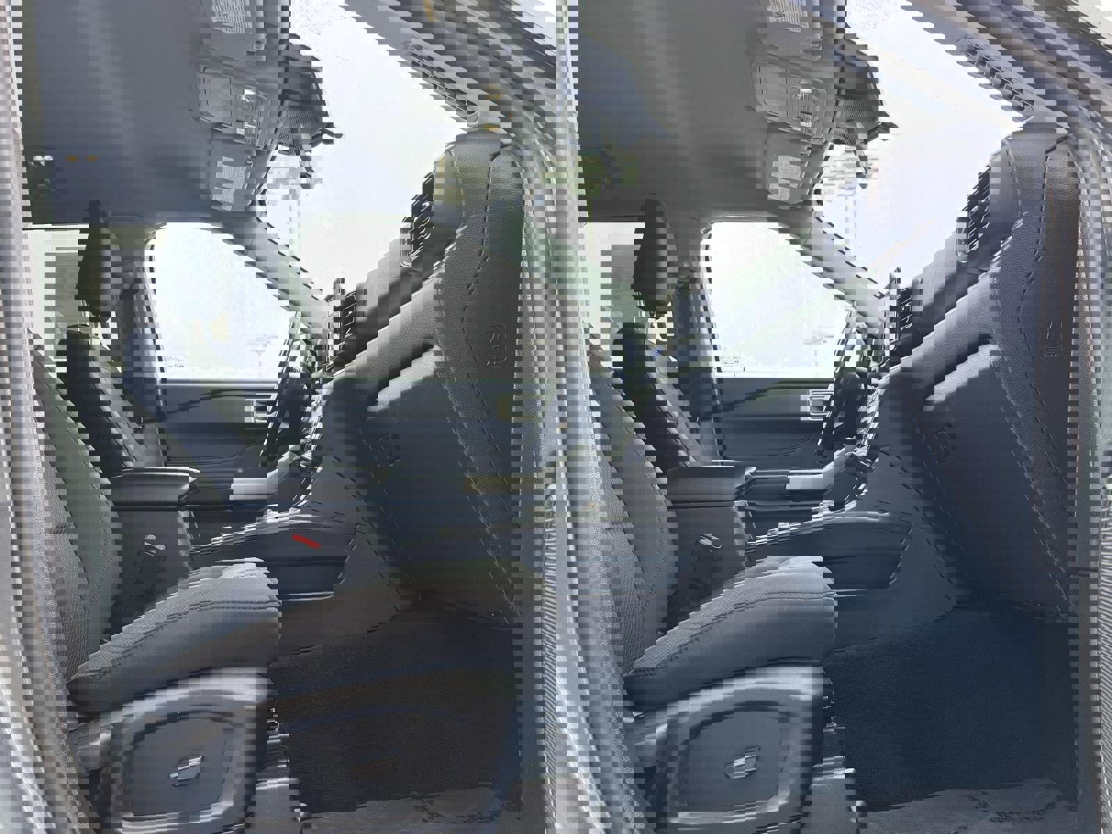 Used 2022 Ford Explorer XLT w/ Class IV Trailer Tow Package image 31