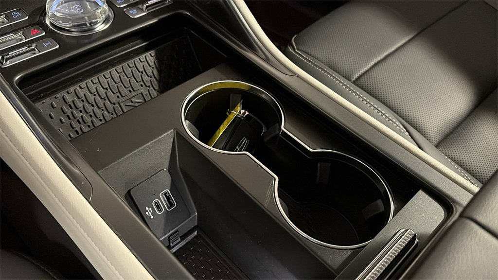 Used 2025 Lincoln Nautilus Premier w/ Equipment Group 102A image 25