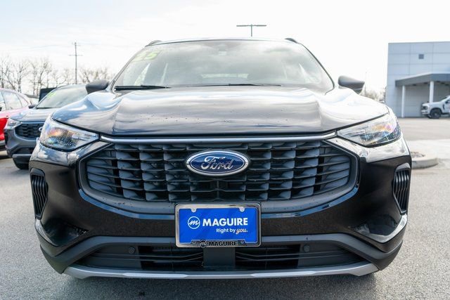 New 2025 Ford Escape Active w/ Active Premium Tech Pack image 3