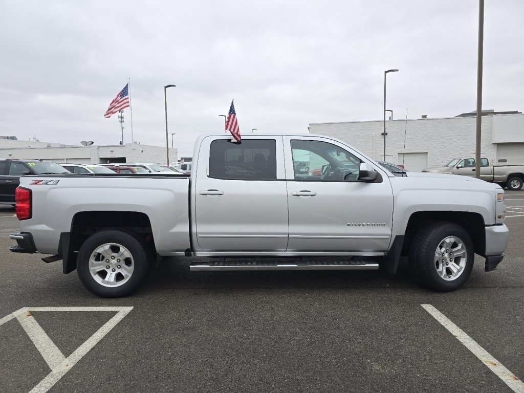 Used 2018 Chevrolet Silverado 1500 LT w/ All Star Edition image 21