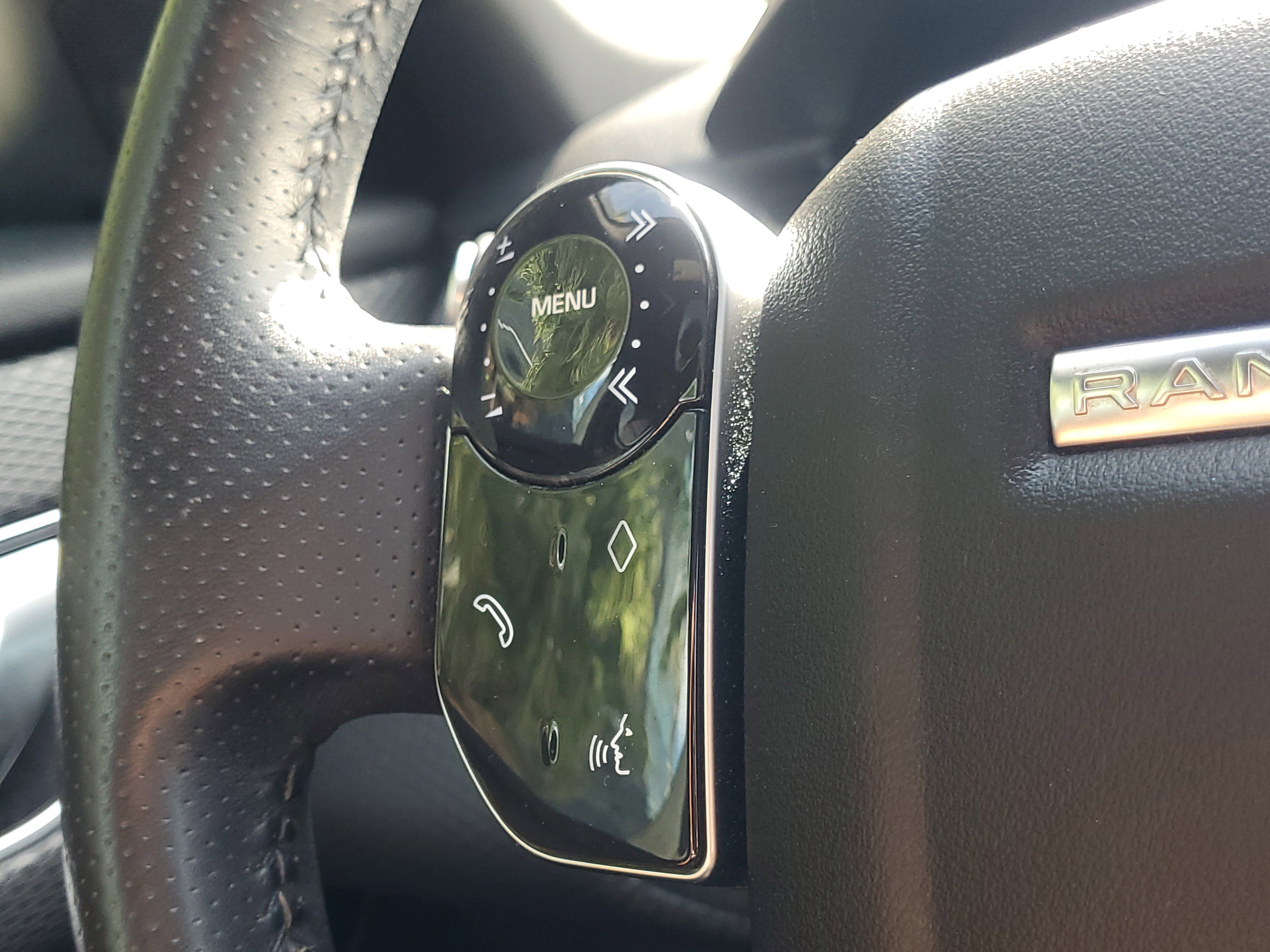 Used 2019 Land Rover Range Rover Velar S image 28