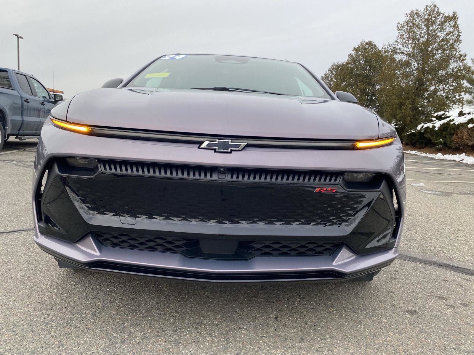 Used 2024 Chevrolet Equinox EV RS image 2