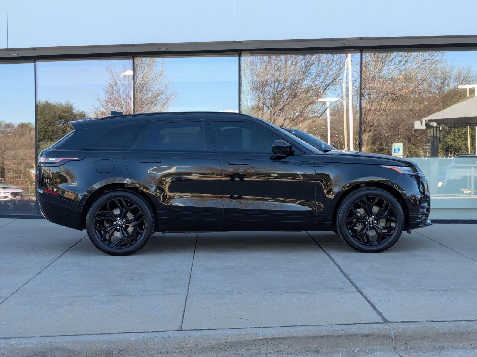 Used 2023 Land Rover Range Rover Velar HST image 8