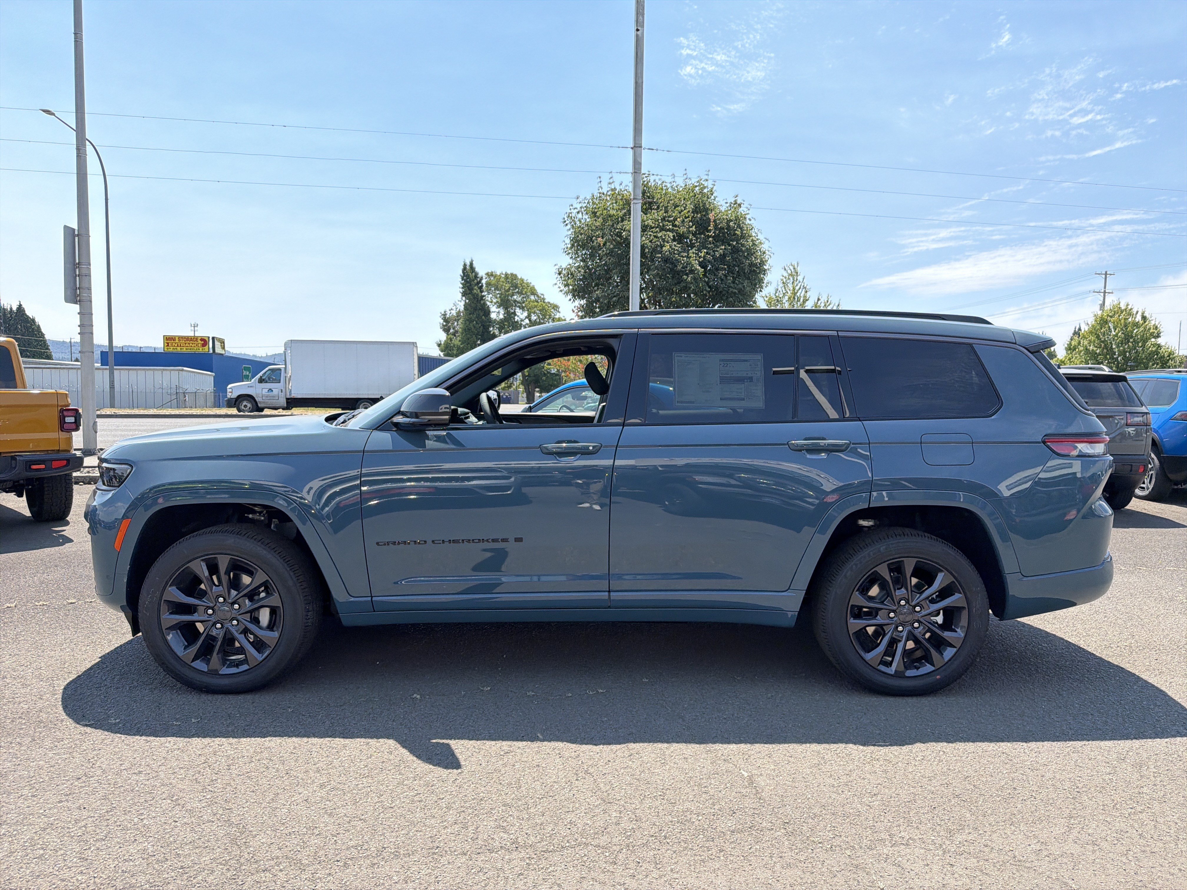 New 2026 Jeep Grand Cherokee L Limited AWD/4WD image 2
