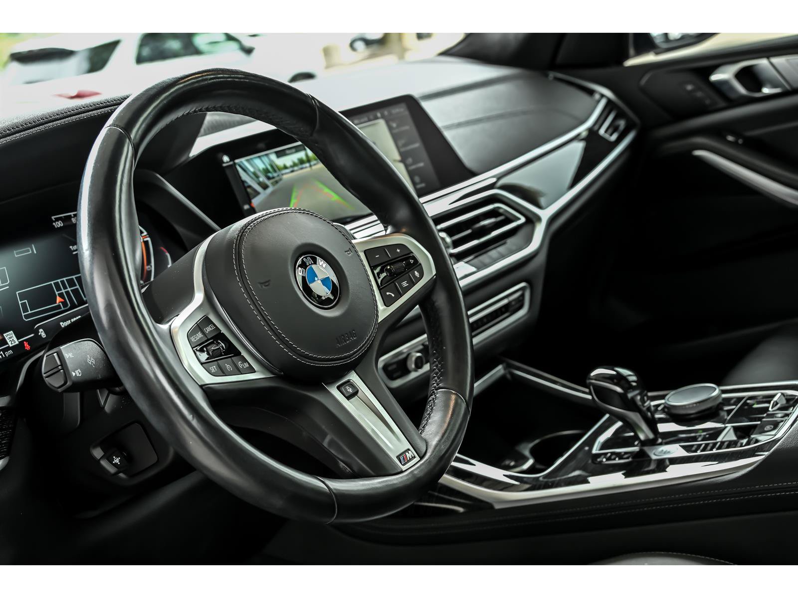 Used 2022 BMW X7 xDrive40i w/ M Sport Package AWD/4WD image 16