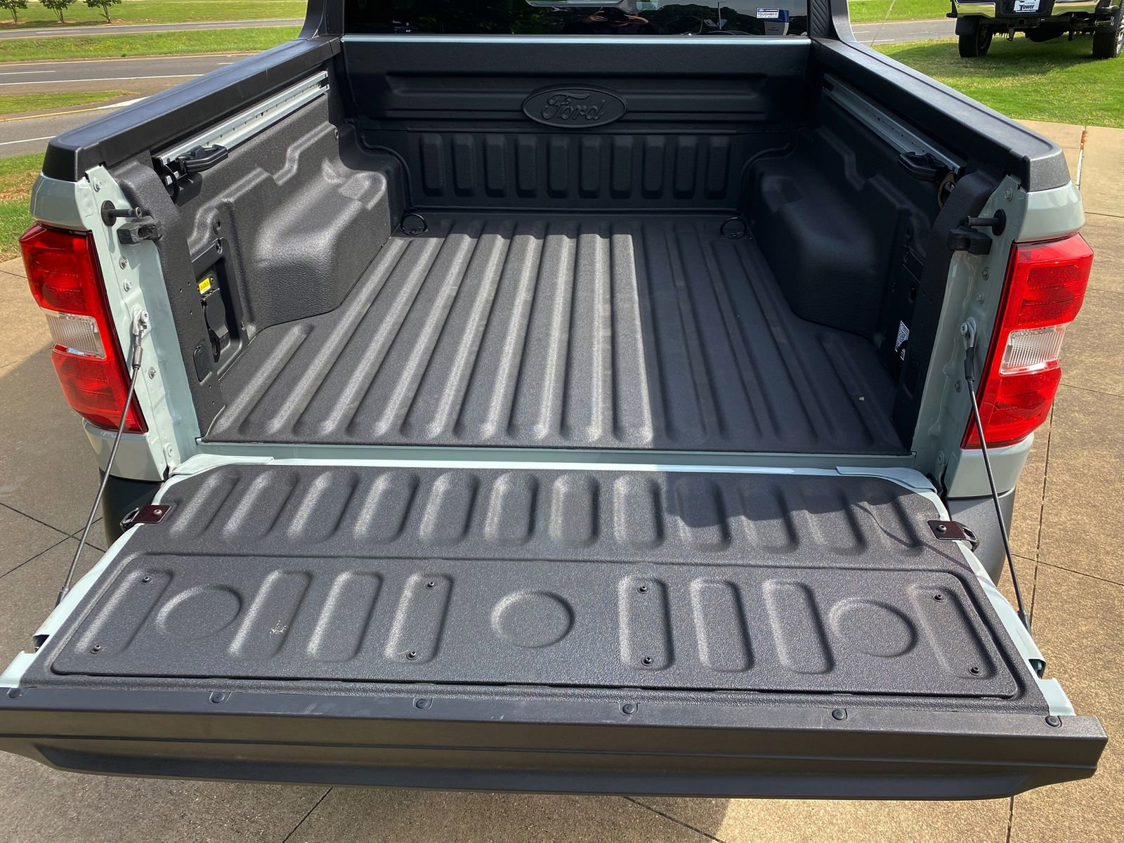 Used 2024 Ford Maverick Lariat image 9