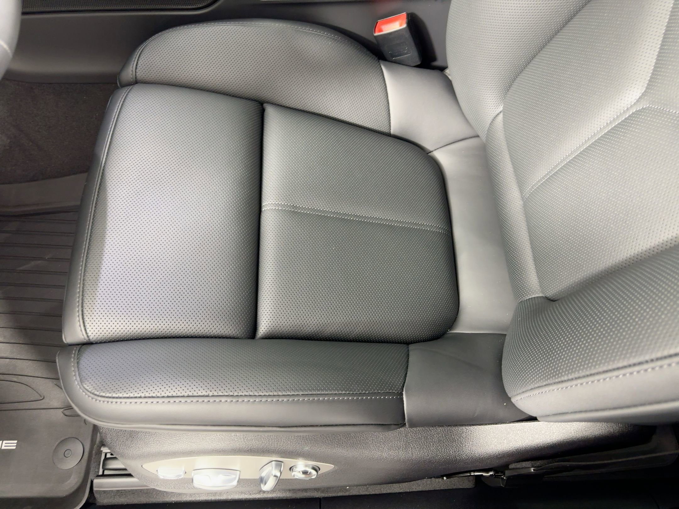 Used 2026 Porsche Macan S image 14