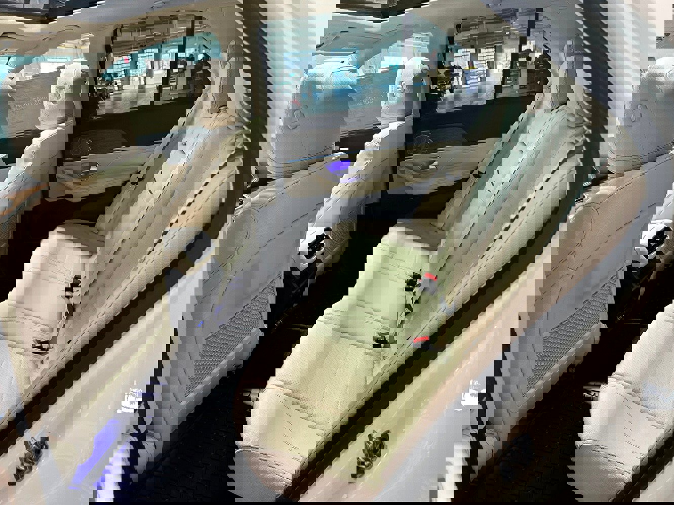 New 2026 Mercedes-Benz GLE 450e Exclusive 4MATIC AMG Line Plug image 14