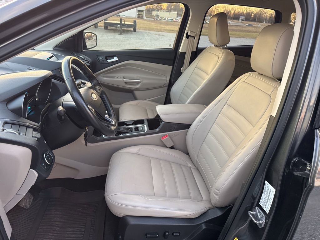 Used 2018 Ford Escape SEL image 21