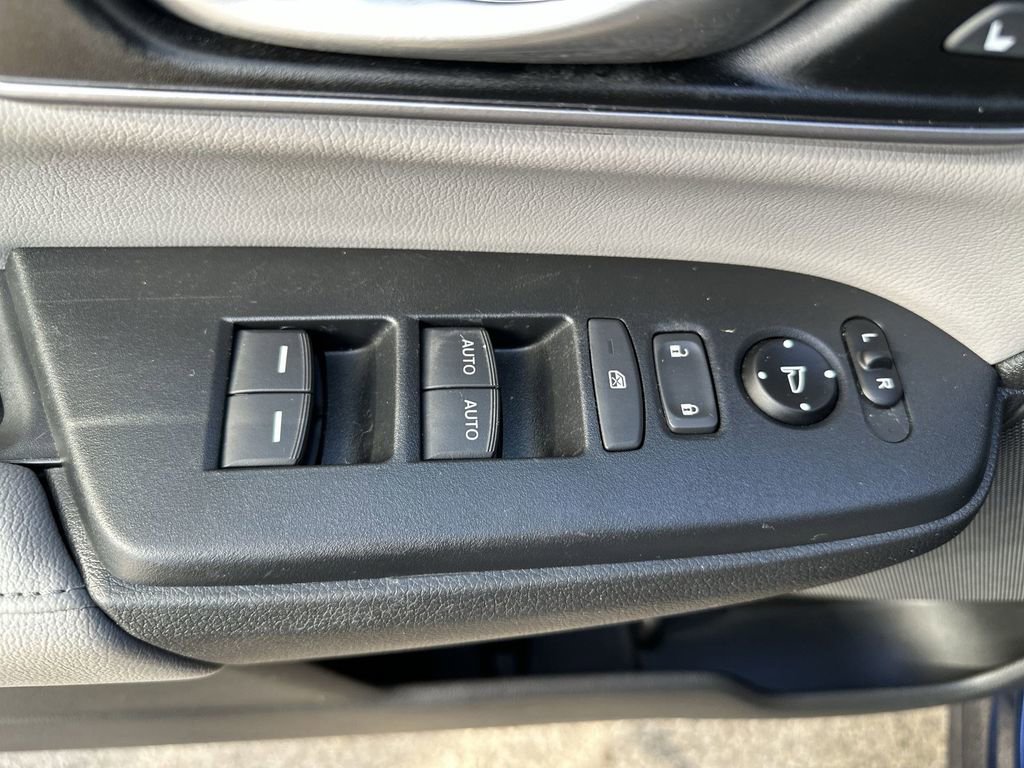 Used 2017 Honda CR-V Touring image 15