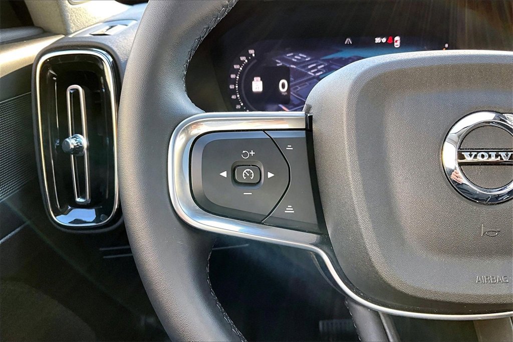 Used 2026 Volvo XC40 B5 Plus w/ Protection Package Premier image 10