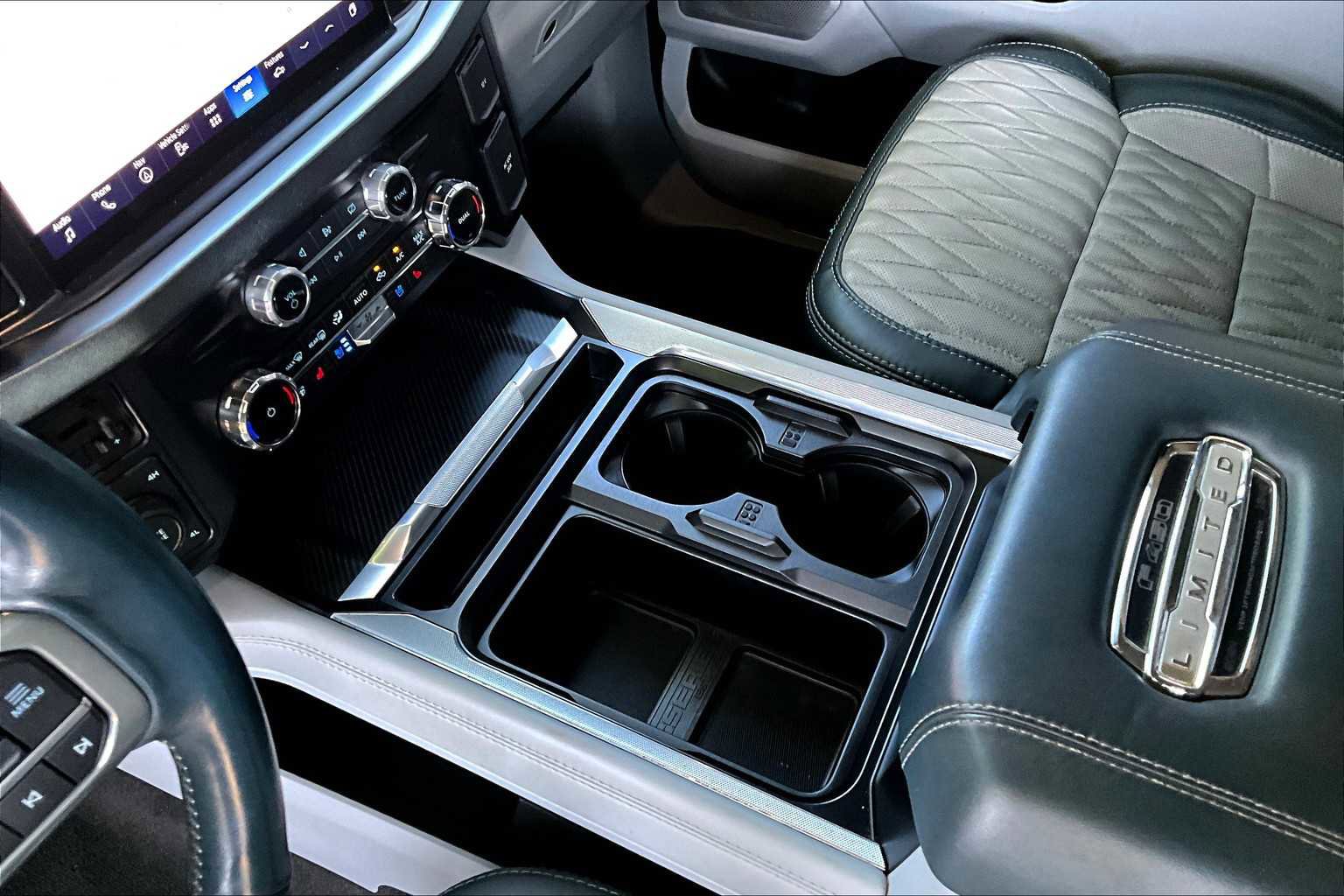 Used 2024 Ford F450 Limited image 16