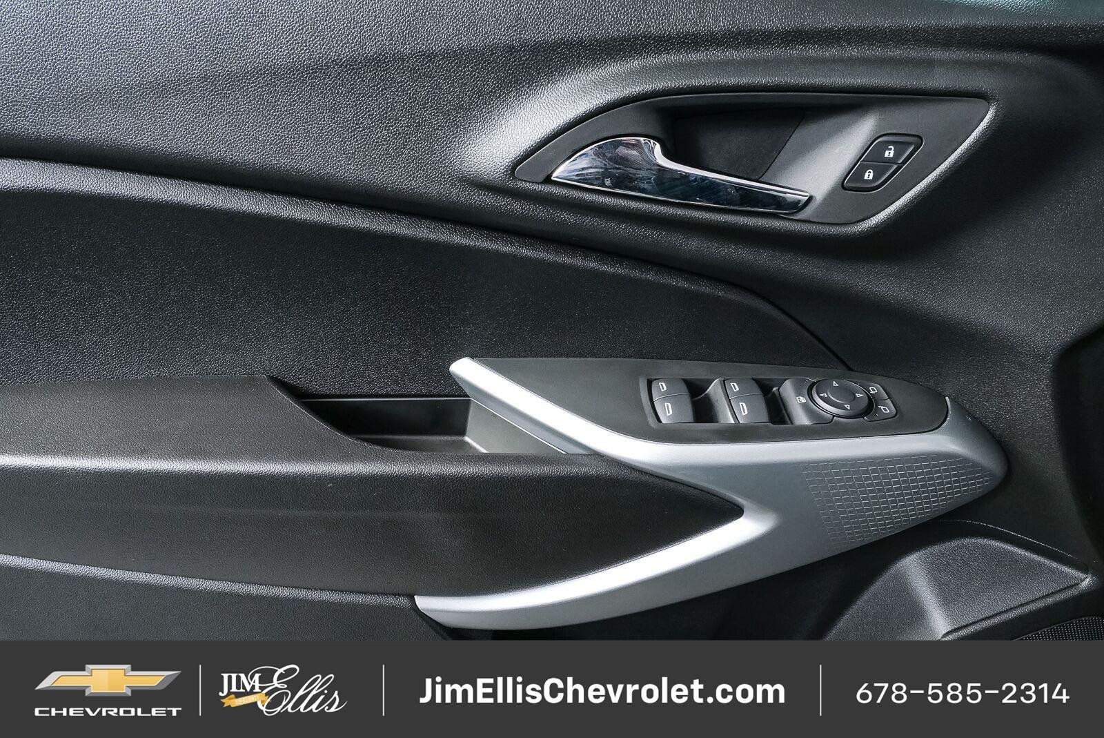 New 2026 Chevrolet Trax LS w/ LS Convenience Package FWD image 6
