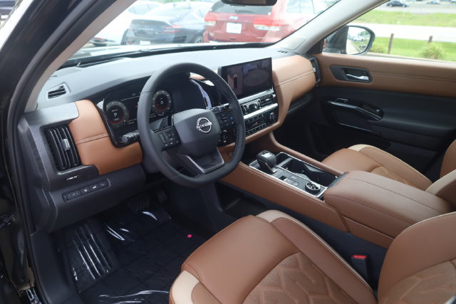 Certified 2026 Nissan Pathfinder Platinum w/ Cargo Package AWD/4WD image 11