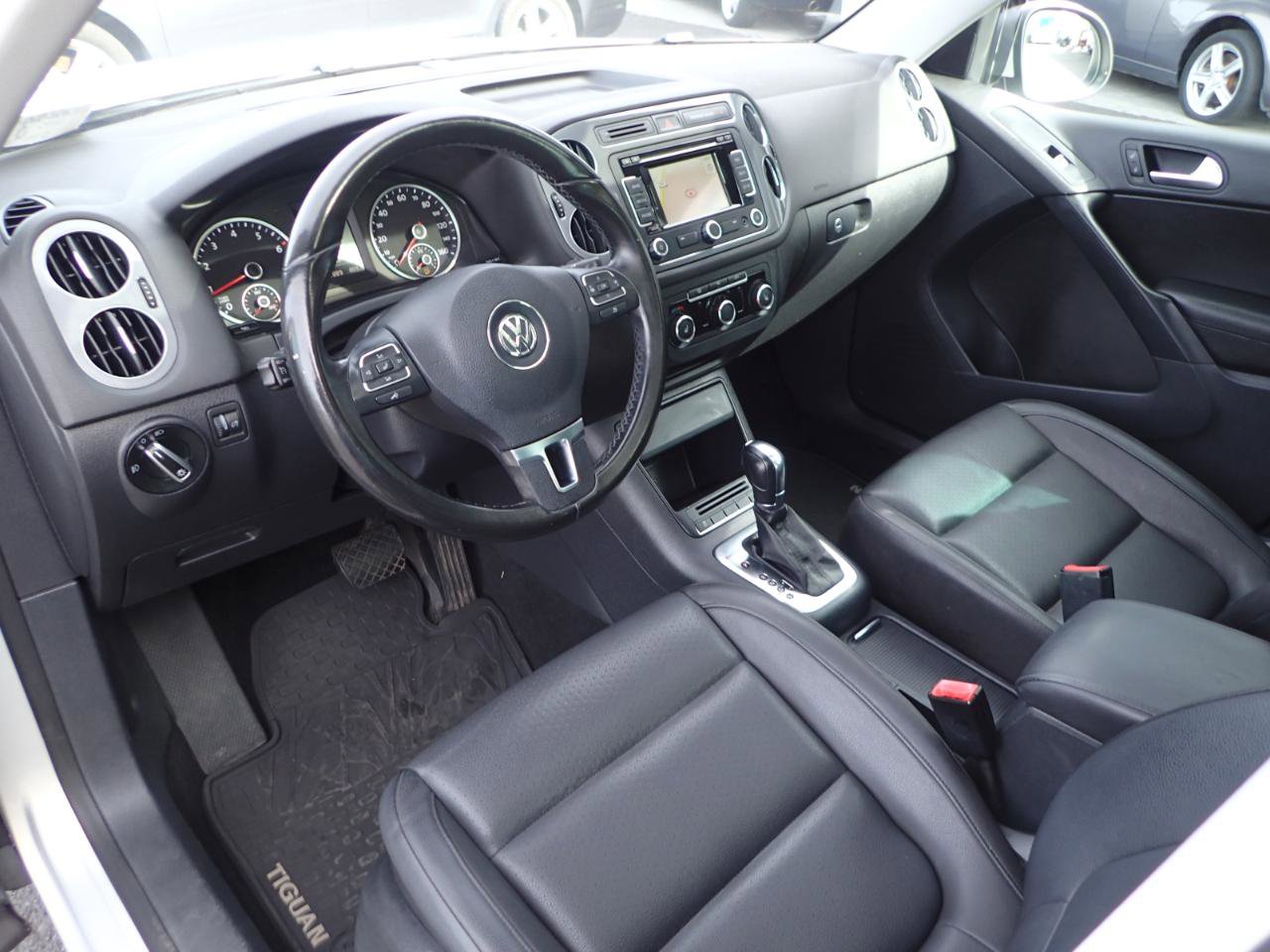 Used 2012 Volkswagen Tiguan SE AWD/4WD image 9
