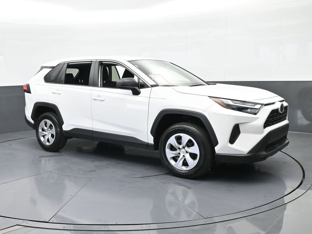 Used 2023 Toyota RAV4 LE image 8
