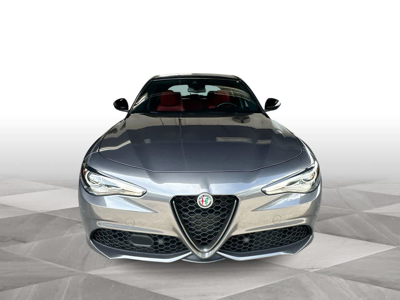 Used 2022 Alfa Romeo Giulia Veloce RWD image 3