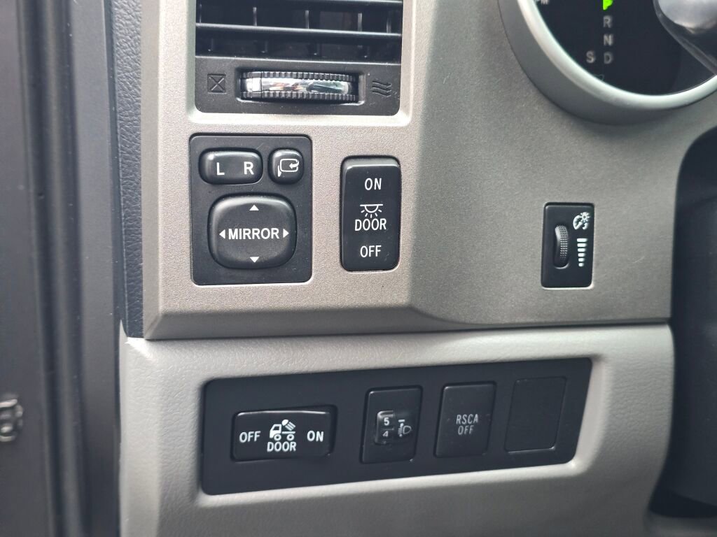 Used 2013 Toyota Tundra Platinum image 22