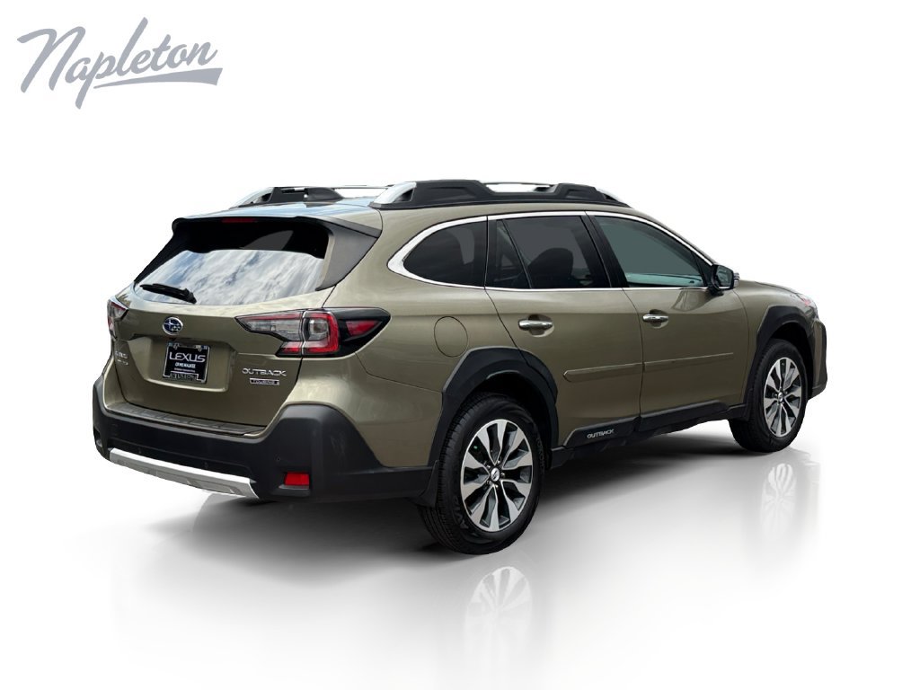 Used 2023 Subaru Outback Touring AWD/4WD image 6