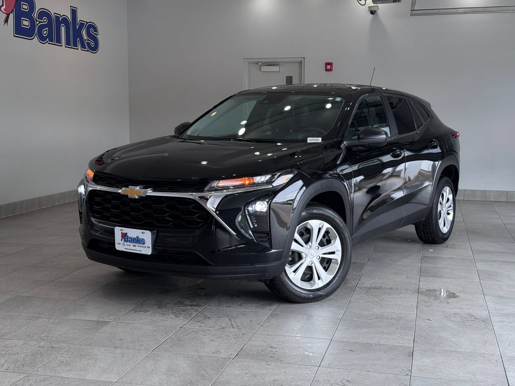 Certified 2024 Chevrolet Trax LS FWD image 2