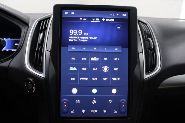 Used 2024 Ford Edge SEL w/ Cargo Accessory Package AWD/4WD image 3