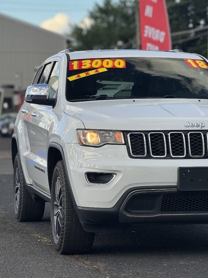 Used 2018 Jeep Grand Cherokee Limited AWD/4WD image 4