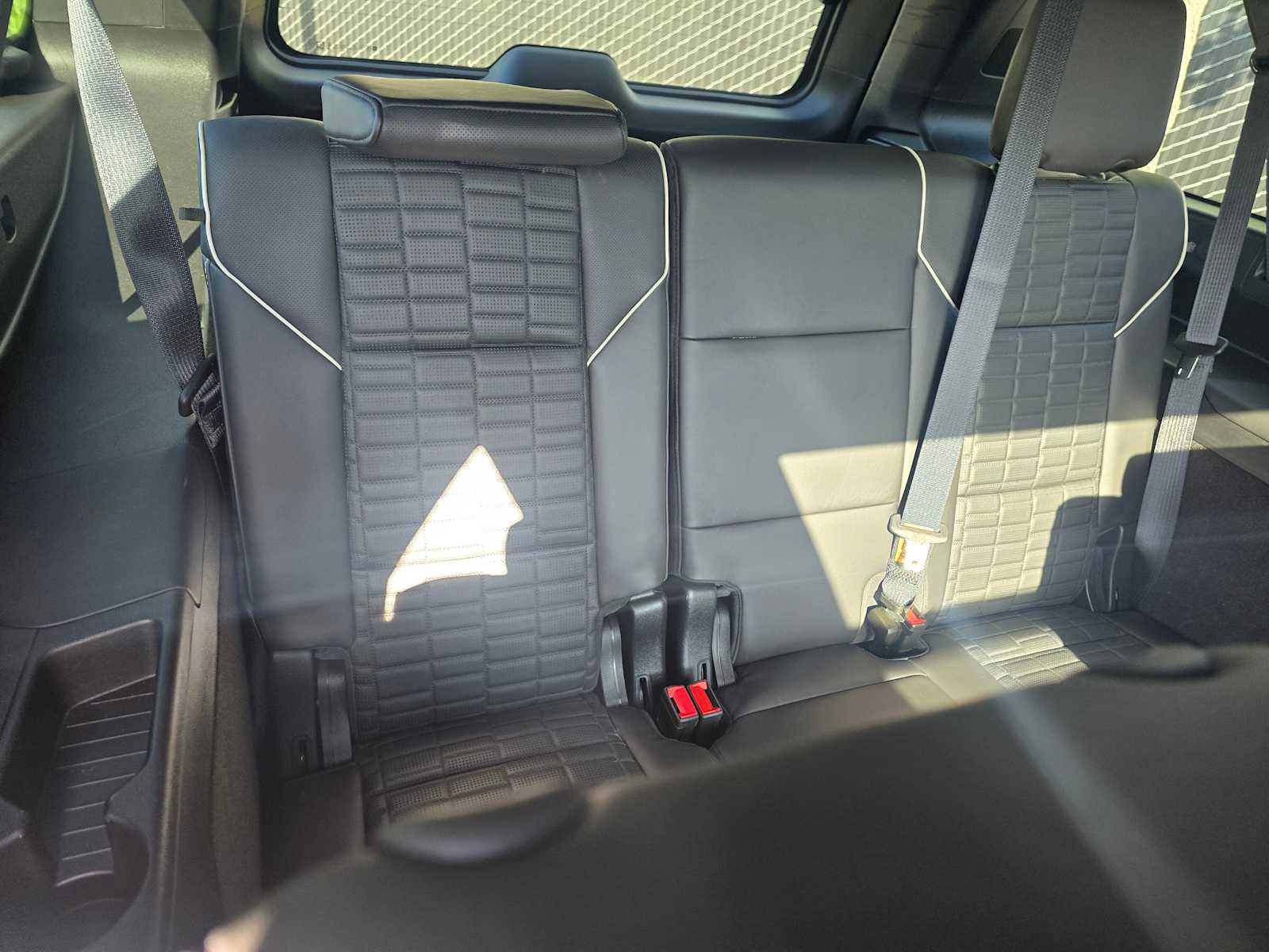 Used 2024 Cadillac Escalade ESV Premium Luxury Platinum image 16