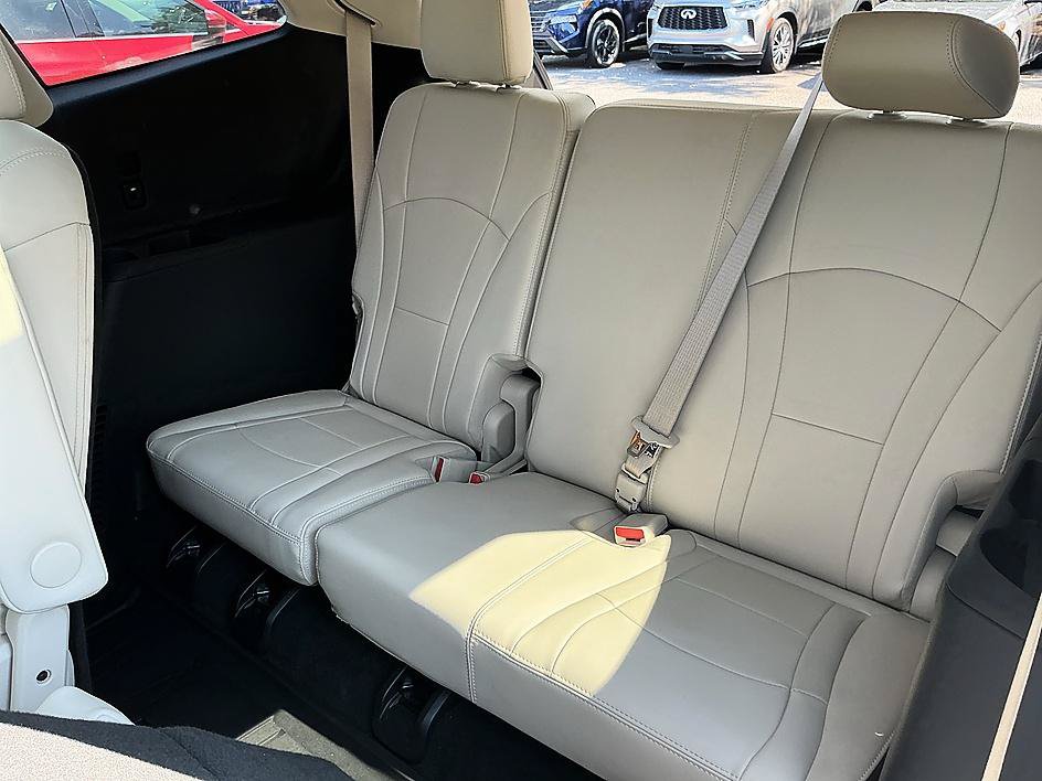 Used 2024 Buick Enclave Essence w/ Experience Buick Package FWD image 27
