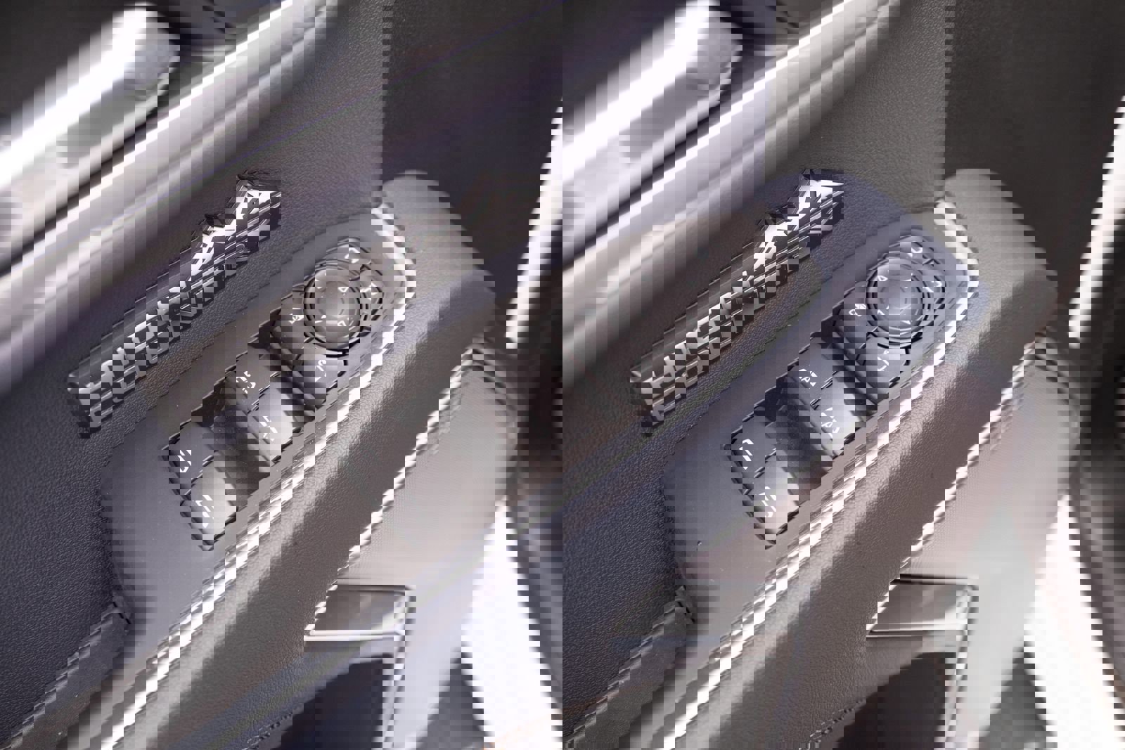 Used 2023 Chevrolet Silverado 1500 High Country w/ Technology Package image 18