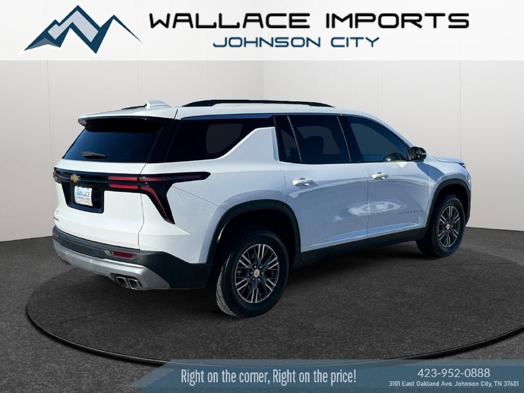Used 2025 Chevrolet Traverse LT FWD image 5