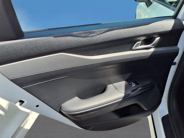 Used 2025 Kia K5 LXS FWD image 6