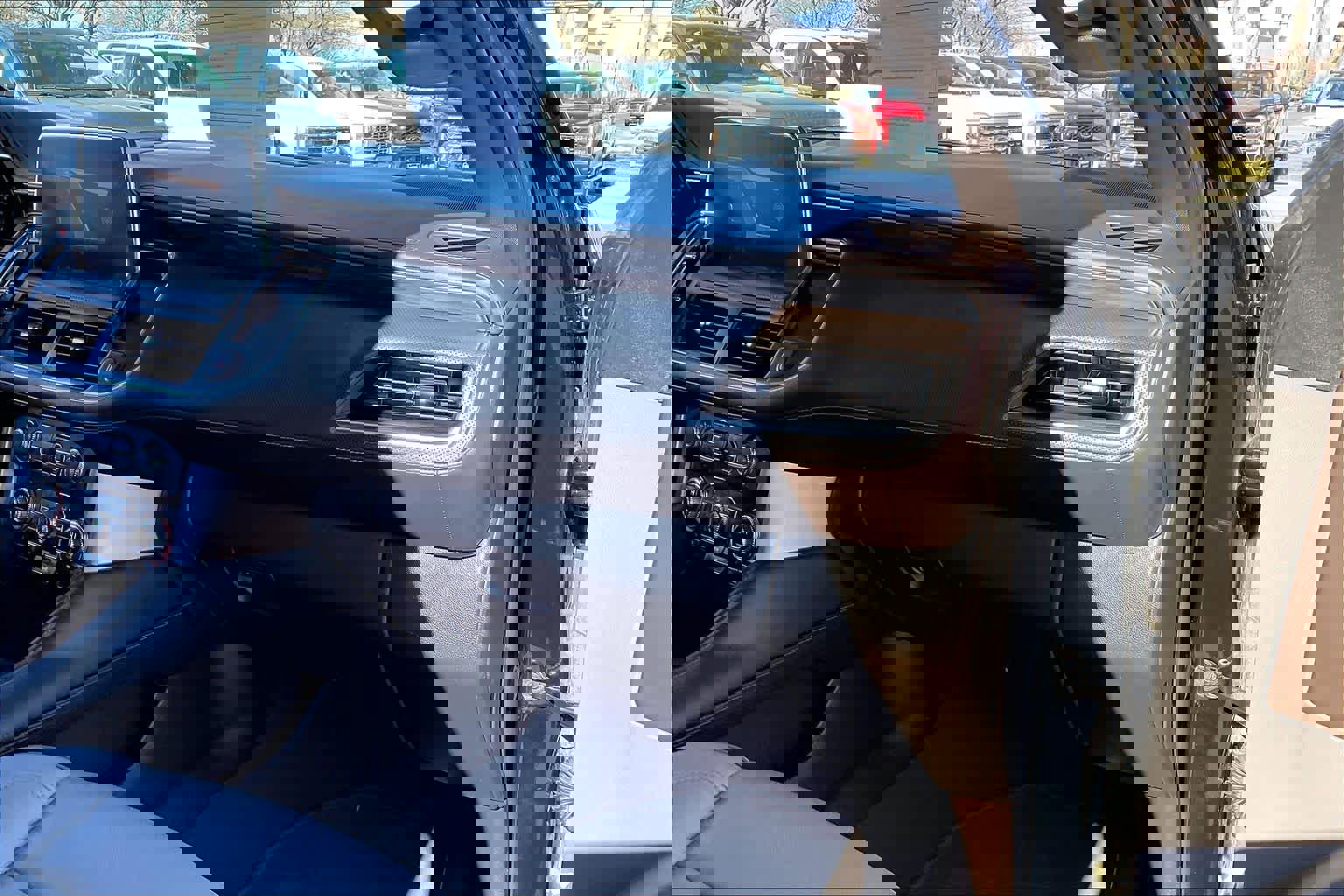 Used 2024 GMC Yukon SLT image 19