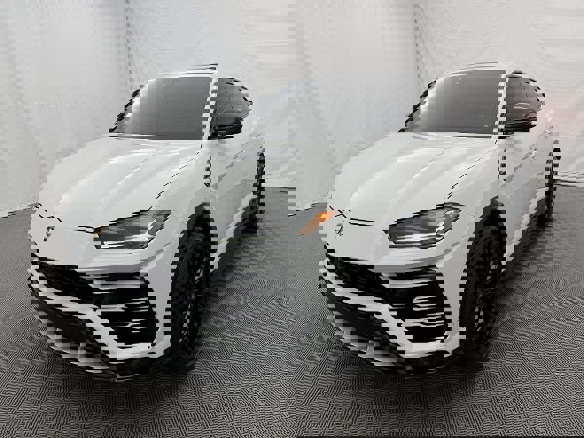 Used 2021 Lamborghini Urus image 2