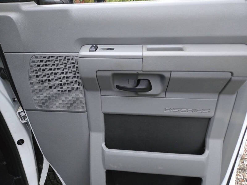 Used 2015 Ford E-350 and Econoline 350 Super Duty w/ Power Windows & Locks Group RWD image 15