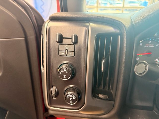 Used 2015 Chevrolet Silverado 1500 LT AWD/4WD image 17