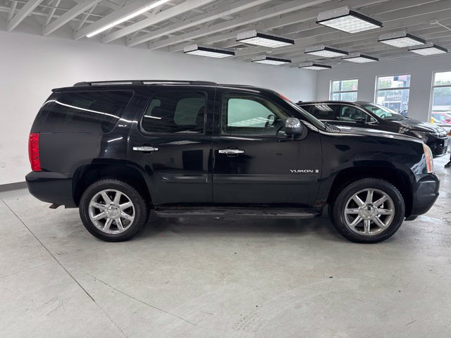 Used 2007 GMC Yukon SLT w/ SLT Preferred Equipment Group AWD/4WD image 14